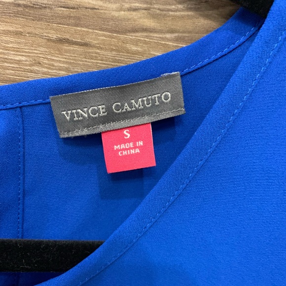VINCE CAMUTO cobalt blue high low blouse. Size. S - Picture 3 of 9